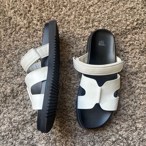 Wild Fable Black and White Sandals